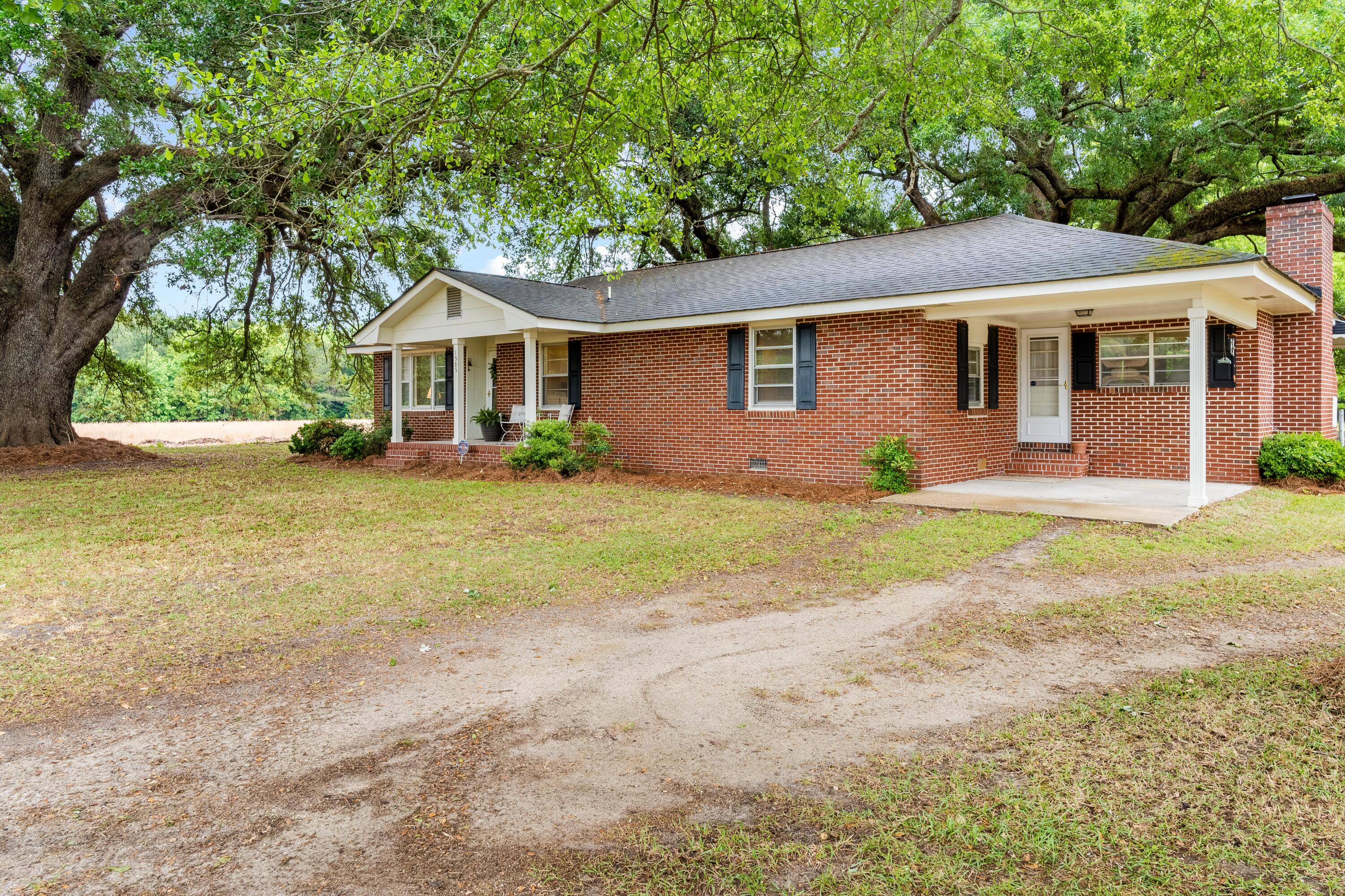 1505 Midway Road Cameron, SC 29030 - Photo 3 of 44 IMG_2637