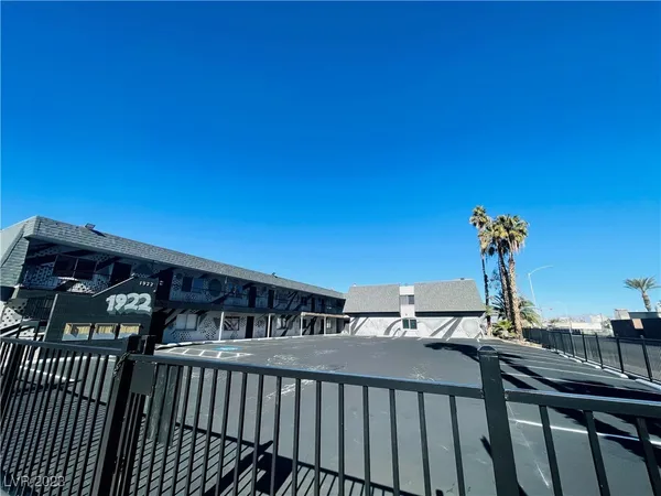 $1,095 | 1922 Fairfield Avenue, Unit 102, Las Vegas, NV 89102