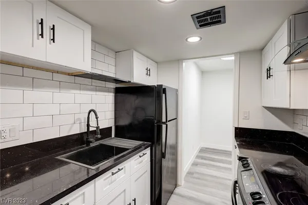 $1,095 | 1922 Fairfield Avenue, Unit 102, Las Vegas, NV 89102