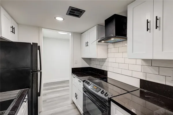 $1,095 | 1922 Fairfield Avenue, Unit 102, Las Vegas, NV 89102