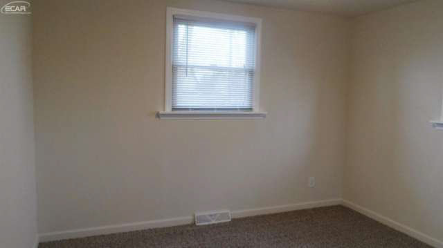 6107 Johnson Road Flushing, MI 48433 - Photo 17 of 29 21134625-16.JPG