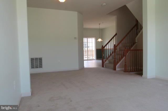 12906 Yellow Jacket Road Hagerstown, MD 21740 - Photo 4 of 20 Living Room