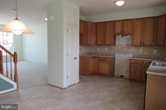12906 Yellow Jacket Road Hagerstown, MD 21740 - Photo 6 of 20 Kitchen