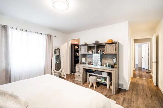 $409,900 | 114 Manor Court, Slinger, WI 53086