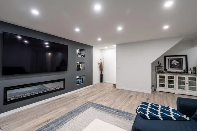 $409,900 | 114 Manor Court, Slinger, WI 53086