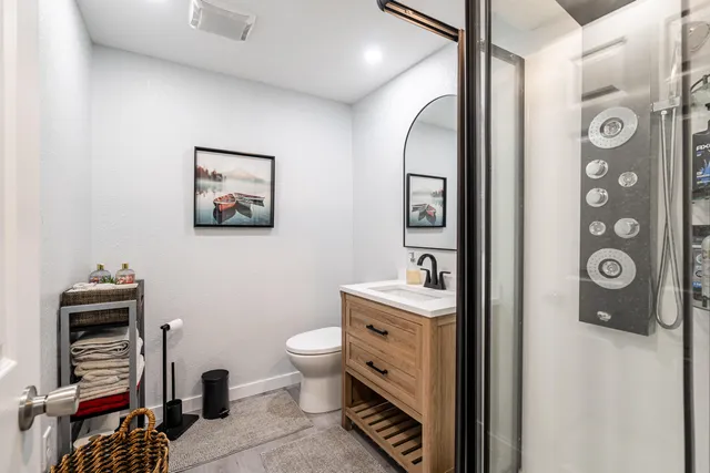 $409,900 | 114 Manor Court, Slinger, WI 53086