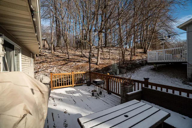 $409,900 | 114 Manor Court, Slinger, WI 53086