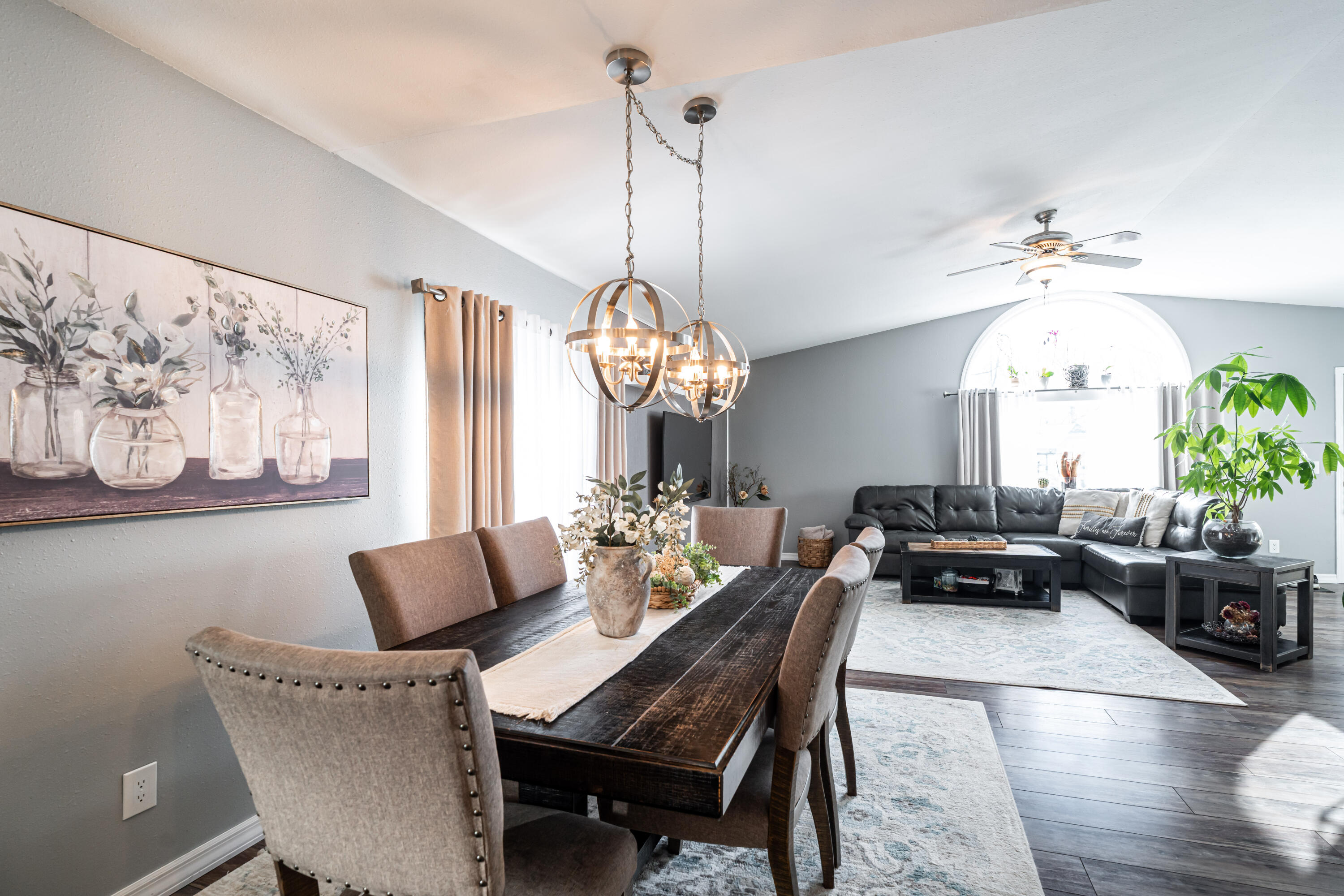 114 Manor Court Slinger, WI 53086 - Photo 4 of 37 DSC03144