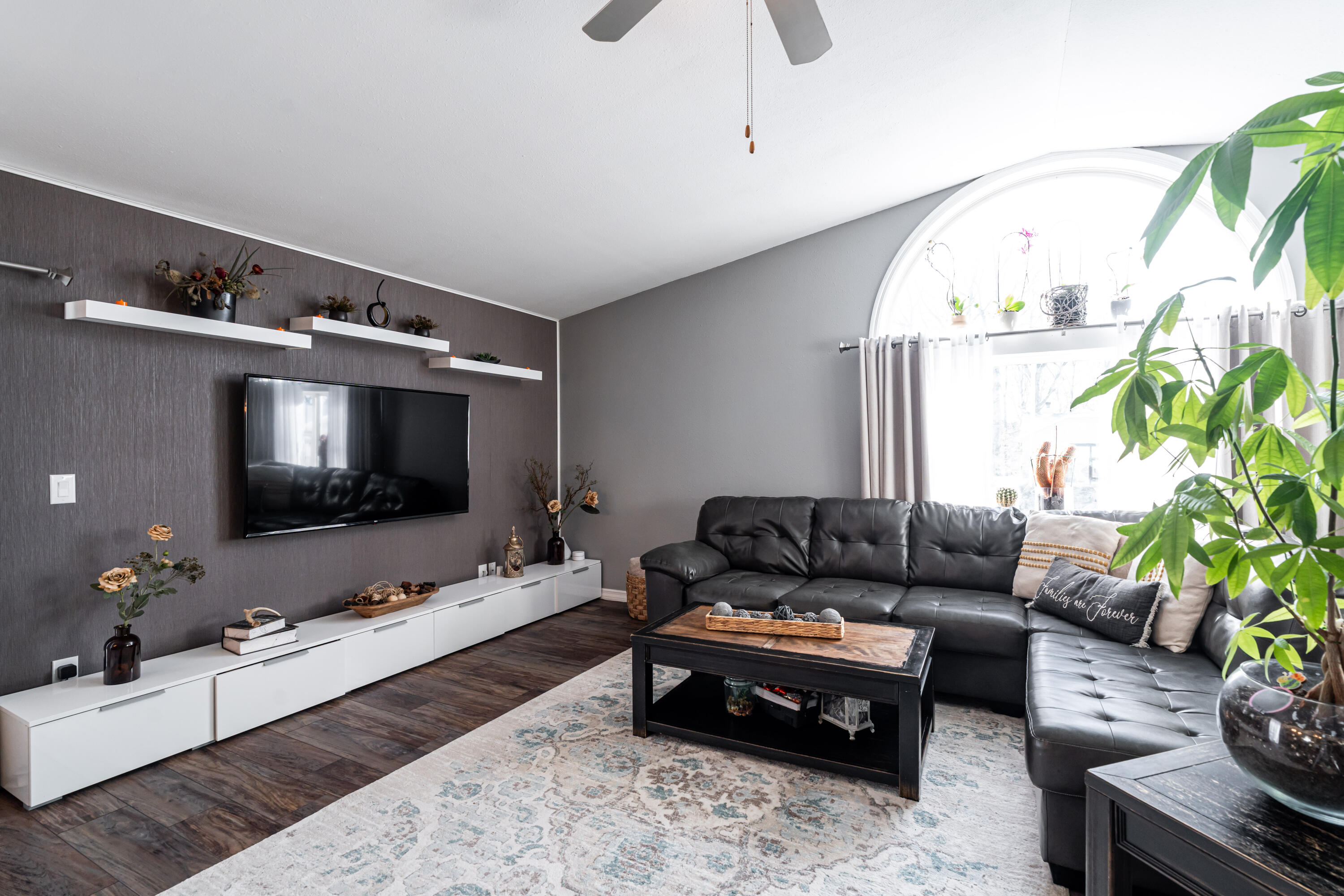 114 Manor Court Slinger, WI 53086 - Photo 6 of 37 DSC03148