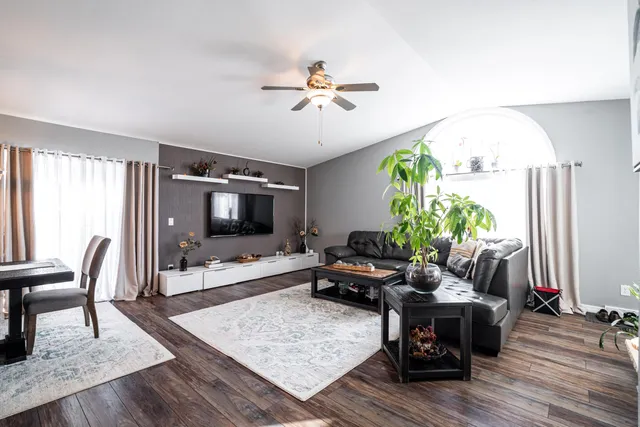 $409,900 | 114 Manor Court, Slinger, WI 53086