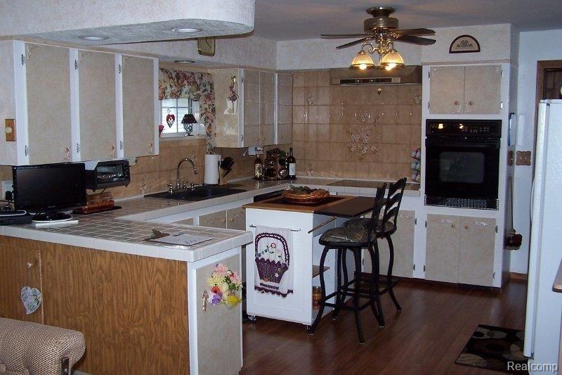 67275 Wolcott Road Ray, MI 48096 - Photo 3 of 18 100_8062 (800x533).jpg