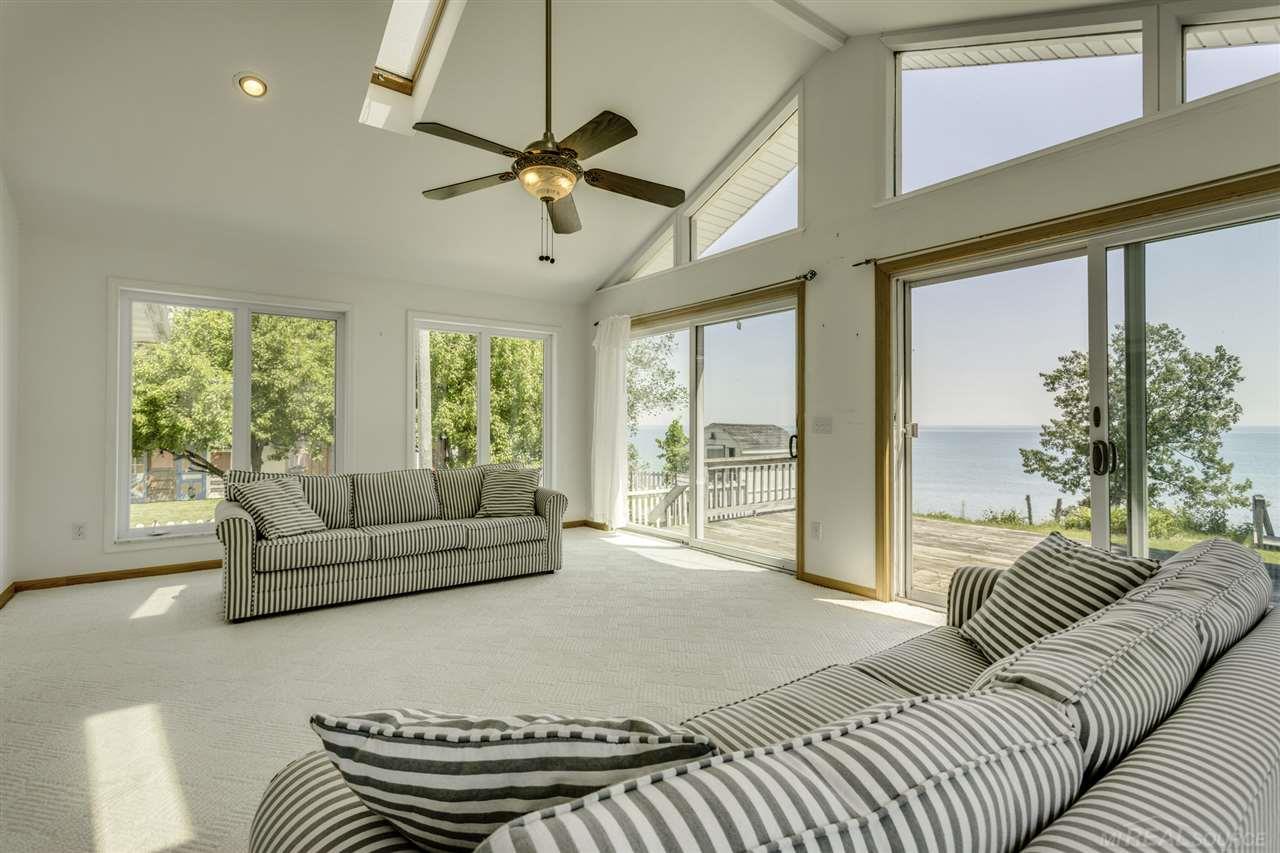 5824 North Lakeshore Road Deckerville, MI 48427 - Photo 10 of 36