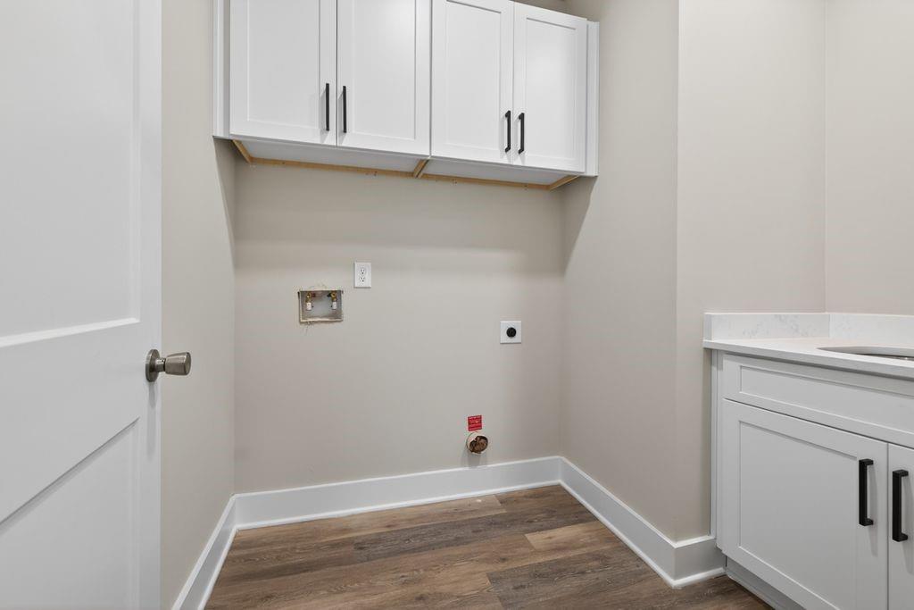 4947 Old Orr Road Flowery Branch, GA 30542 - Photo 22 of 60 a view of small space with wooden floor