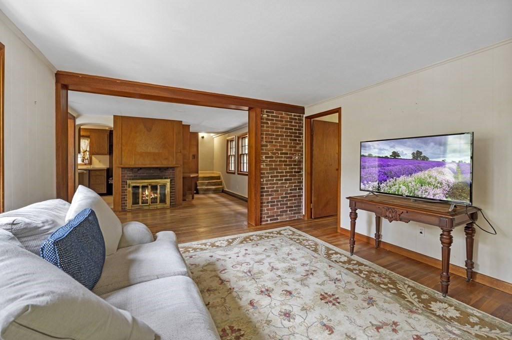 63 Russell Road Wellesley, MA 02482 - Photo 12 of 39 Gallery Image 12