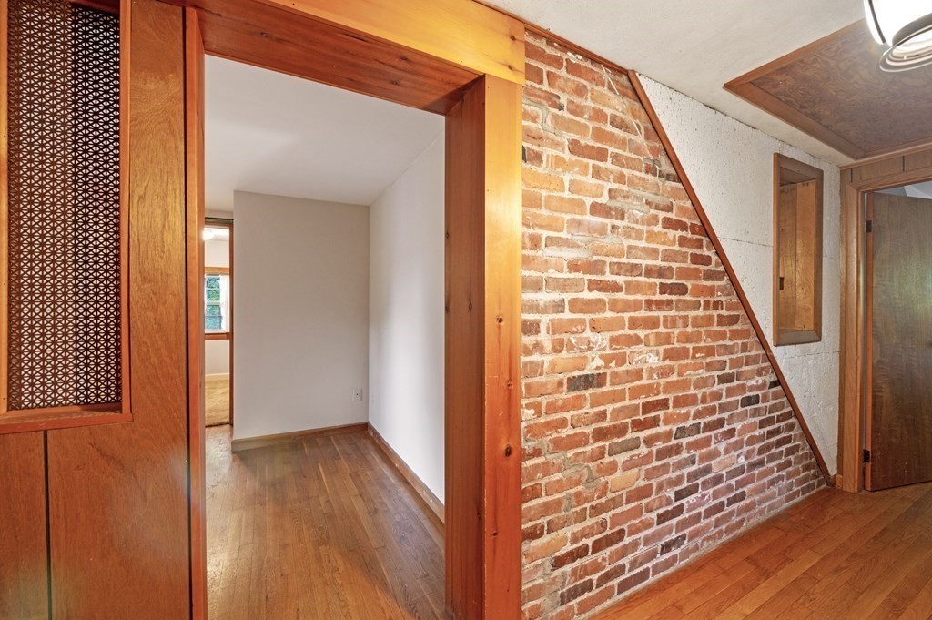 63 Russell Road Wellesley, MA 02482 - Photo 16 of 39 Gallery Image 16