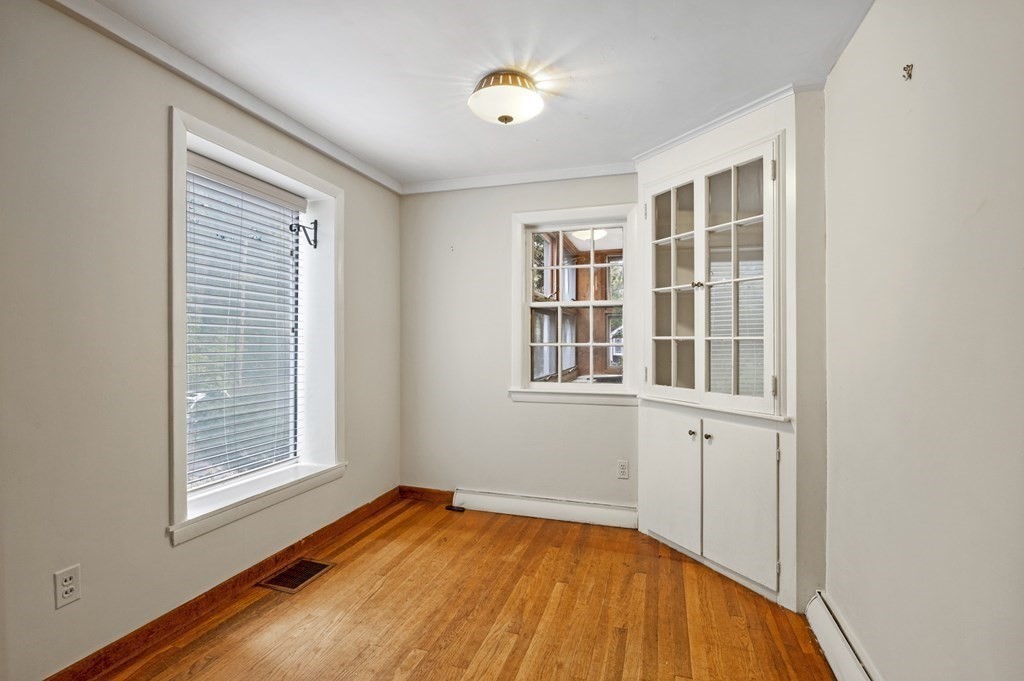 63 Russell Road Wellesley, MA 02482 - Photo 18 of 39 Gallery Image 18