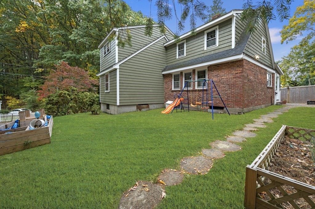 63 Russell Road Wellesley, MA 02482 - Photo 6 of 39 Gallery Image 6