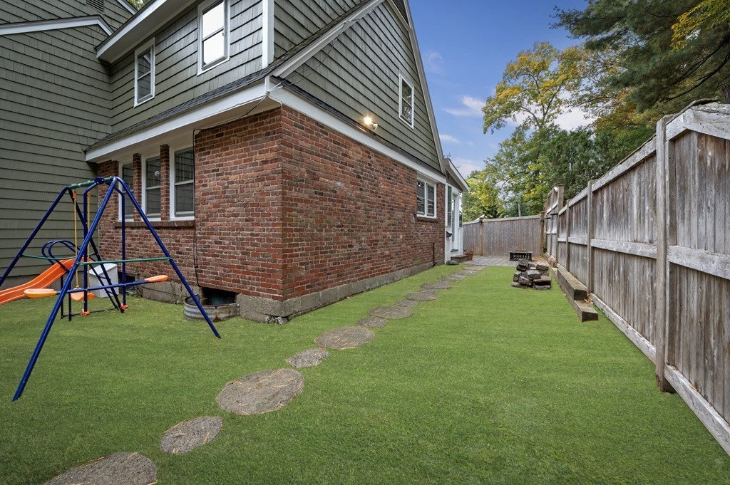 63 Russell Road Wellesley, MA 02482 - Photo 7 of 39 Gallery Image 7