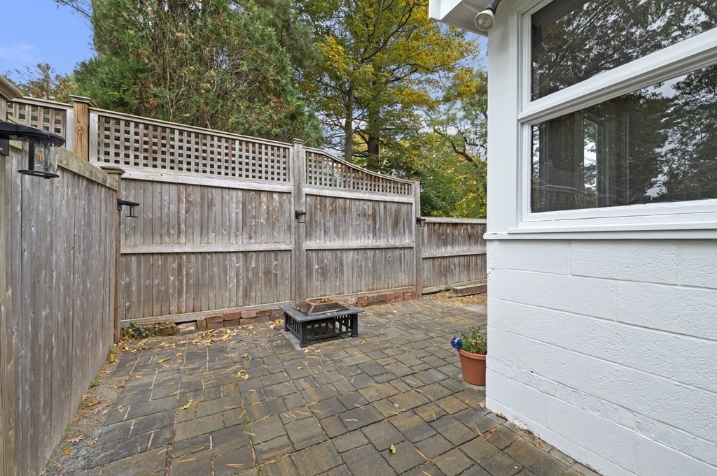63 Russell Road Wellesley, MA 02482 - Photo 8 of 39 Gallery Image 8
