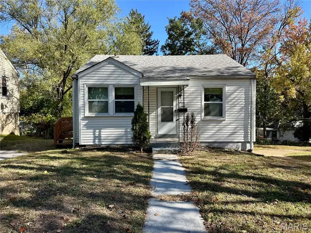 $1,275 | 7121 Lamont Drive, Flordell Hills, MO 63136