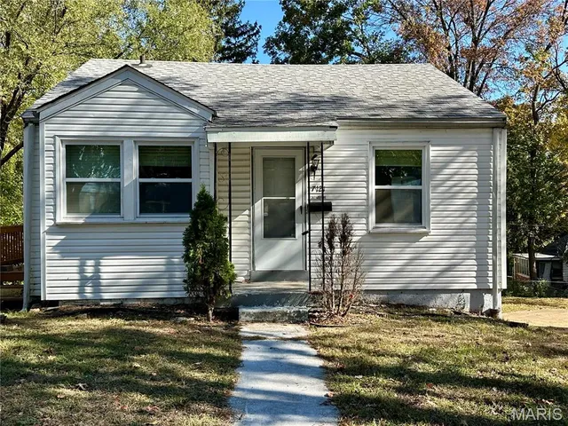 $1,275 | 7121 Lamont Drive, Flordell Hills, MO 63136