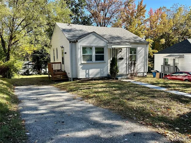 $1,275 | 7121 Lamont Drive, Flordell Hills, MO 63136