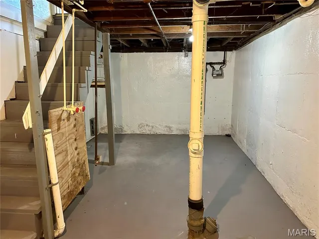 $1,275 | 7121 Lamont Drive, Flordell Hills, MO 63136