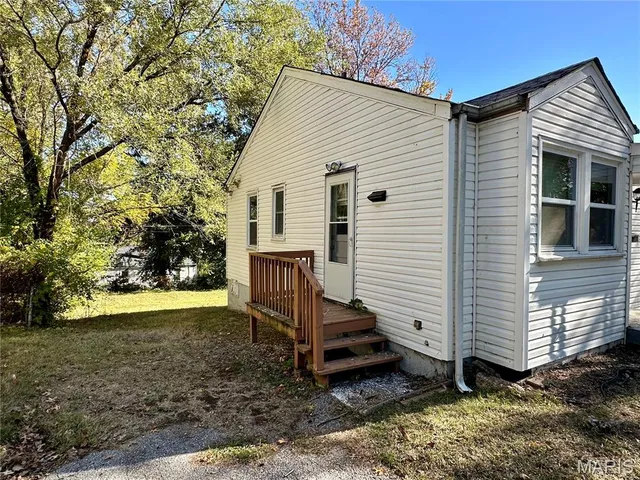 $1,275 | 7121 Lamont Drive, Flordell Hills, MO 63136