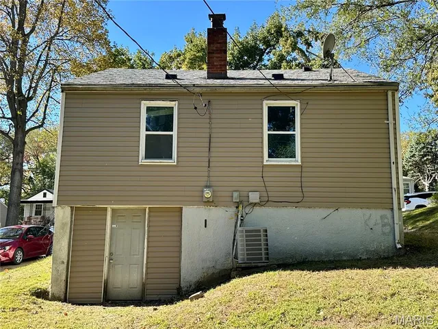 $1,275 | 7121 Lamont Drive, Flordell Hills, MO 63136