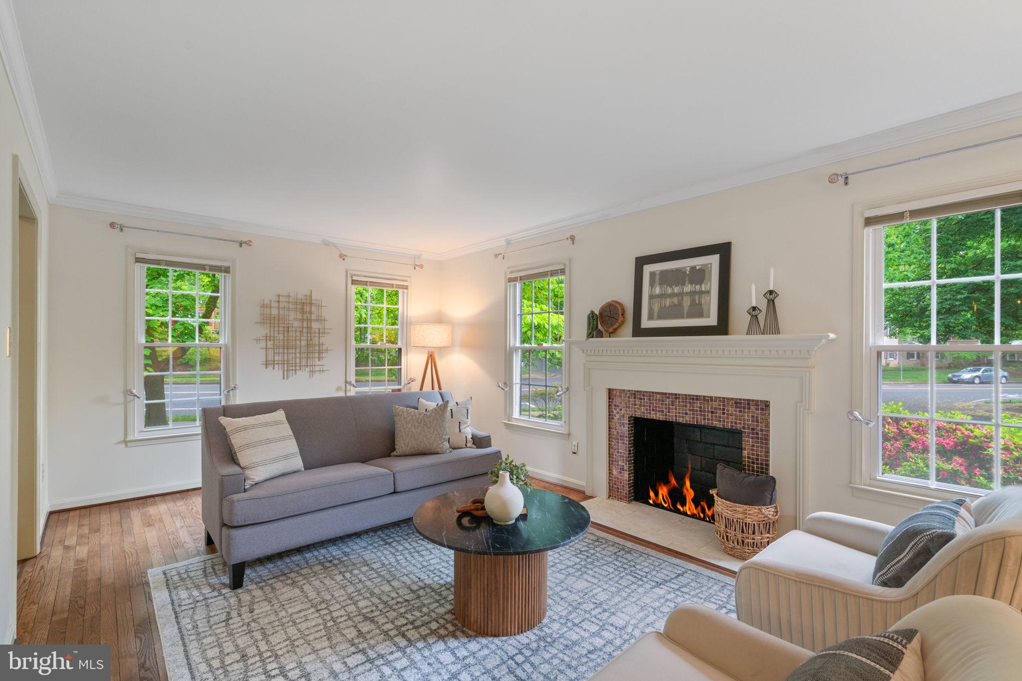 2375 Albot Road Reston, VA 20191 - Photo 13 of 63 Windows on 2 sides