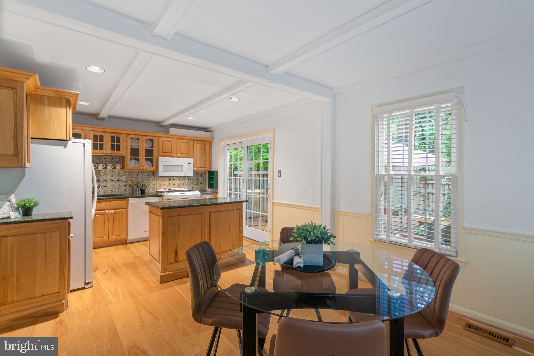 2375 Albot Road Reston, VA 20191 - Photo 25 of 63 Artistic ceiling detail