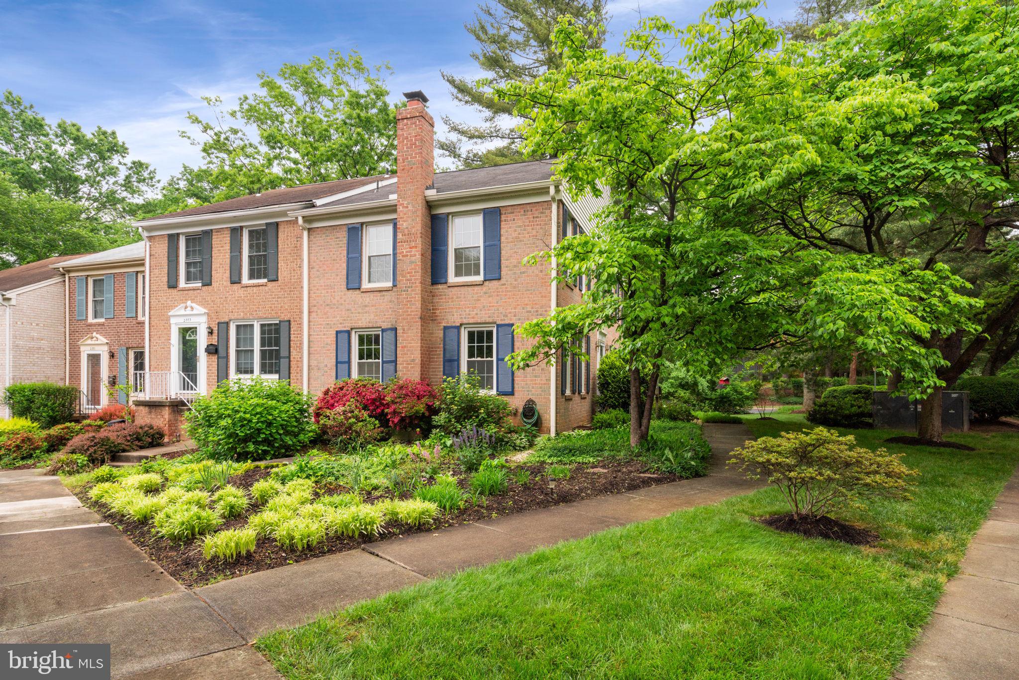 2375 Albot Road Reston, VA 20191 - Photo 3 of 63 Lush landscaping