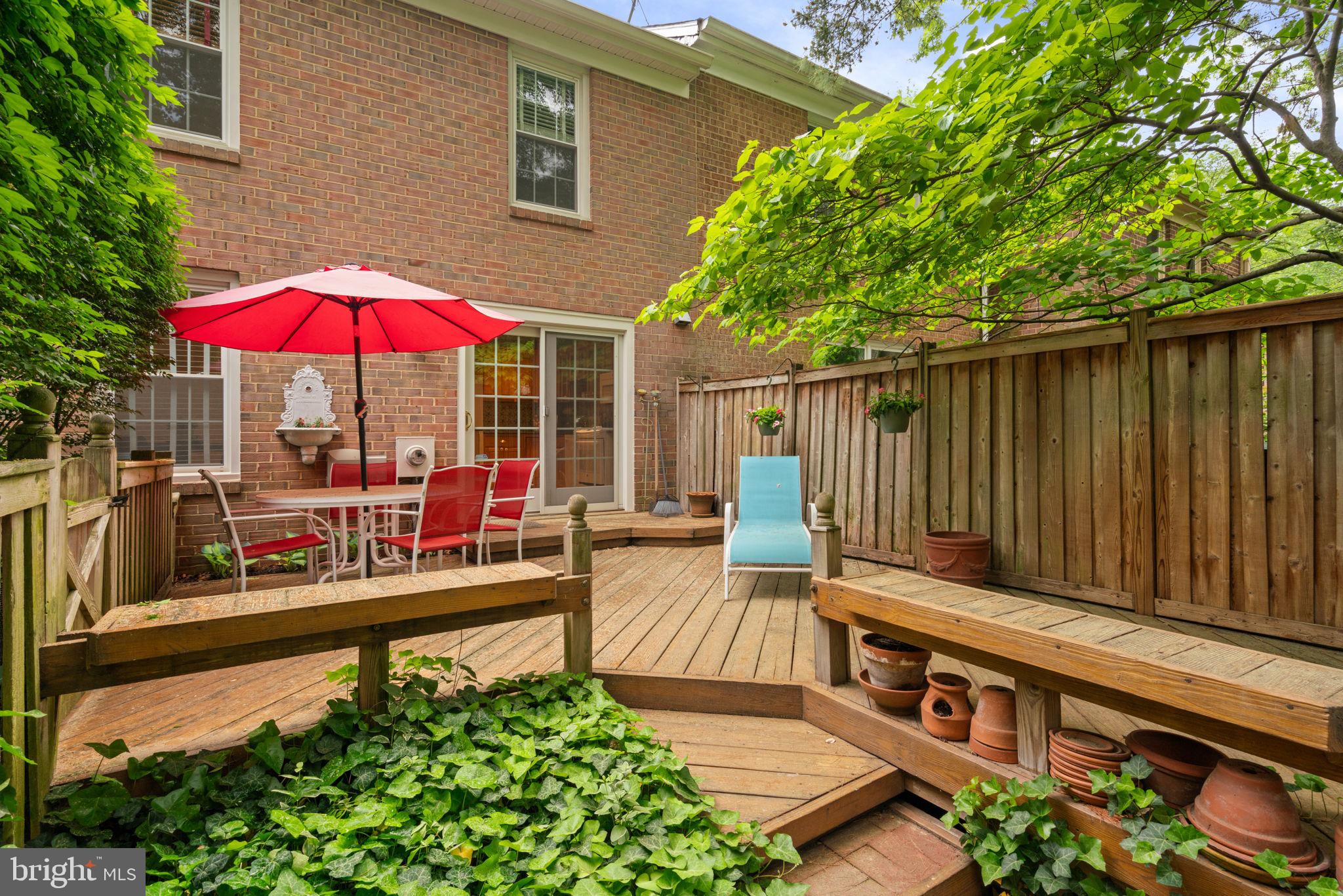 2375 Albot Road Reston, VA 20191 - Photo 30 of 63 Patio furniture conveys