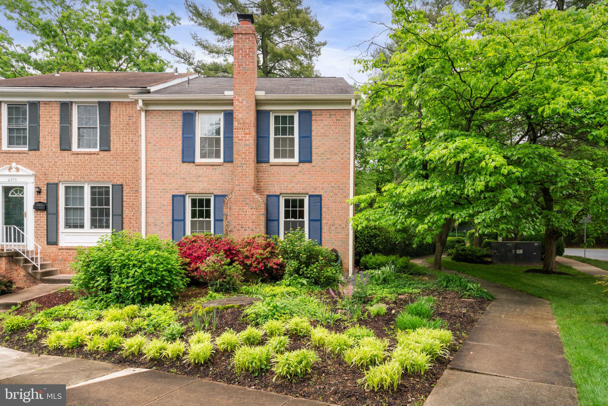 2375 Albot Road Reston, VA 20191 - Photo 4 of 63 Side entrance offers enhanced privacy