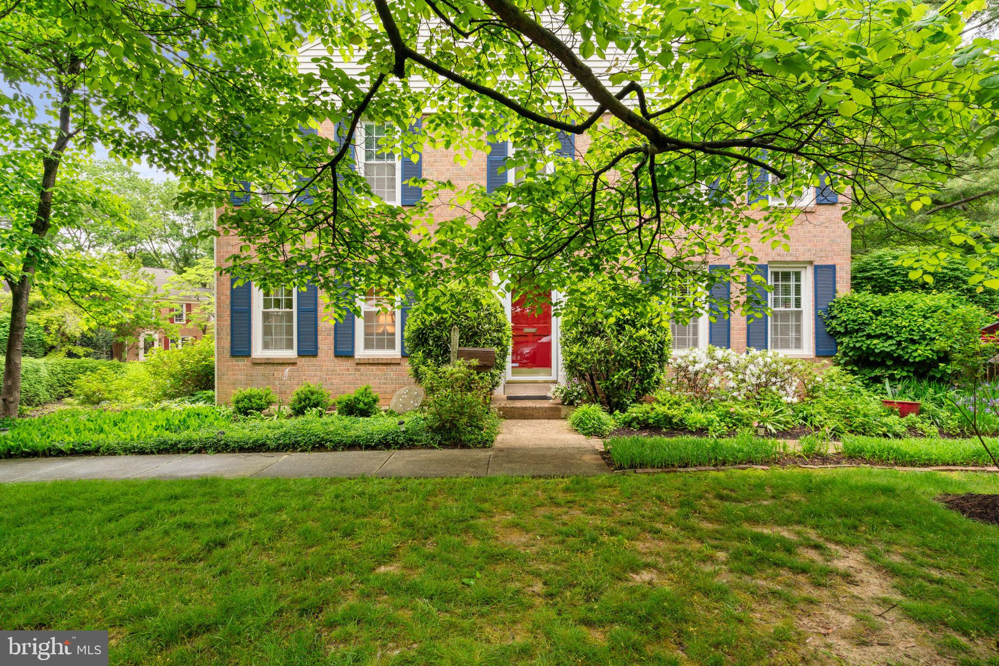2375 Albot Road Reston, VA 20191 - Photo 6 of 63 A red door is always so welcoming