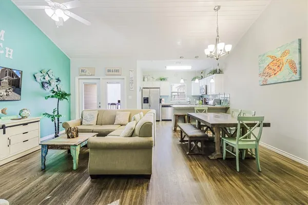 $695,000 | 1813 11th St Port, Unit 403, Port Aransas, TX 78373