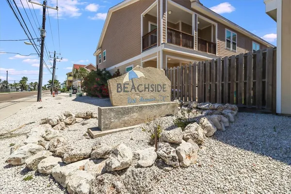 $695,000 | 1813 11th St Port, Unit 403, Port Aransas, TX 78373