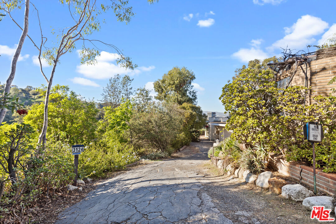 3124 Goodview Trail Los Angeles, CA 90068 - Photo 2 of 33