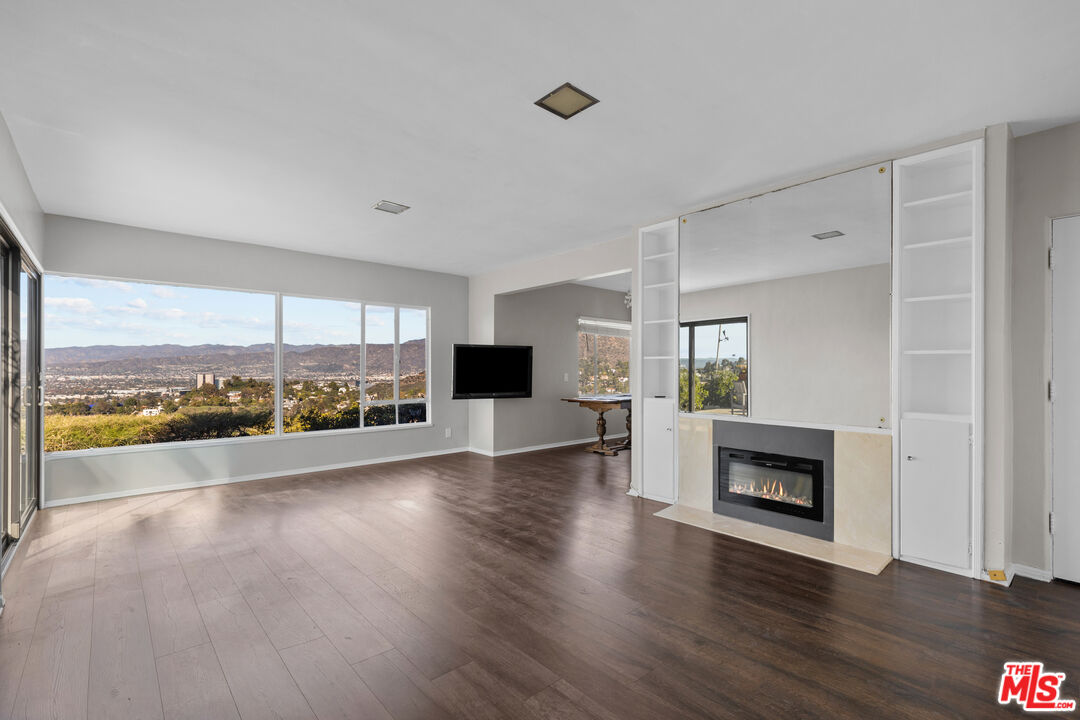 3124 Goodview Trail Los Angeles, CA 90068 - Photo 7 of 33