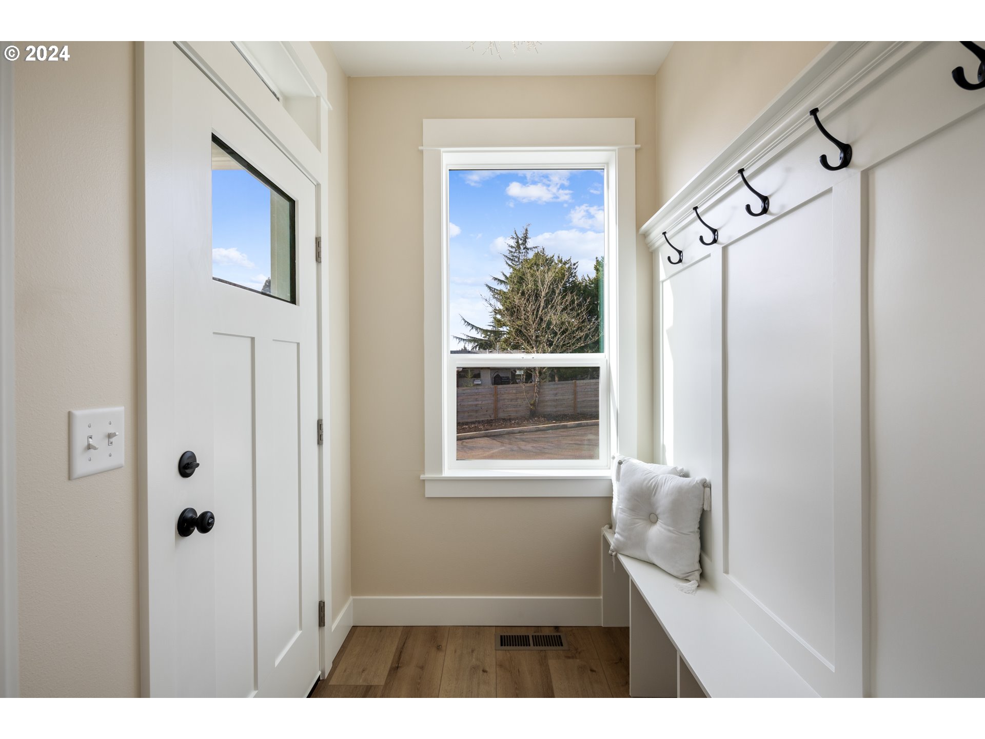376 George Court Dundee, OR 97115 - Photo 5 of 48 Gallery Image 5