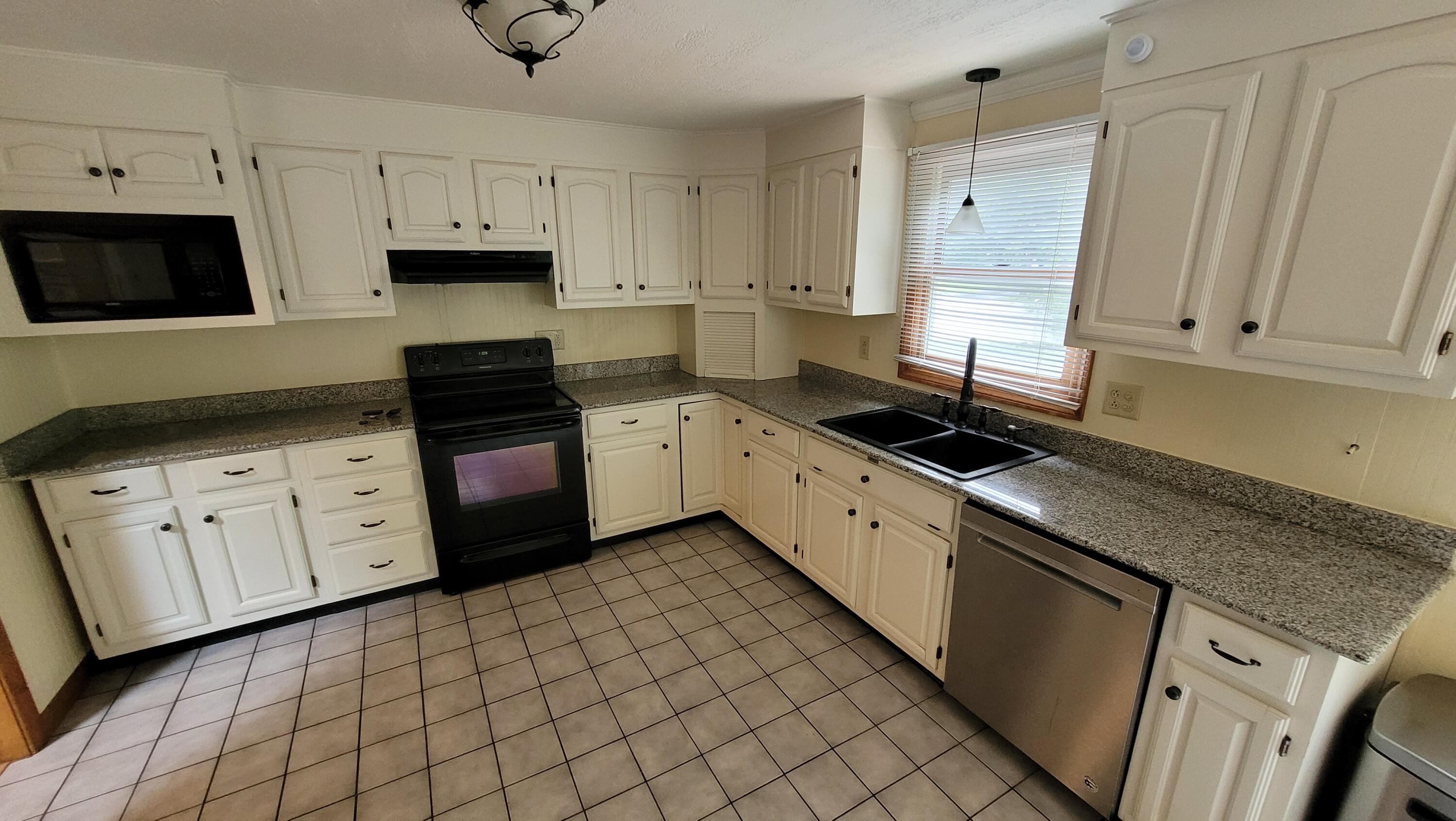 8 Balsam Road Bangor, ME 04401 - Photo 6 of 25 20220823_110929