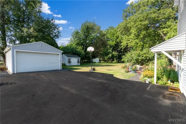 $439,500 | 6731 Webster Road, Orchard Park, NY 14127