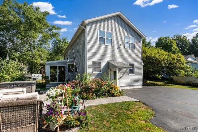 $439,500 | 6731 Webster Road, Orchard Park, NY 14127