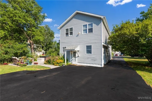 $439,500 | 6731 Webster Road, Orchard Park, NY 14127