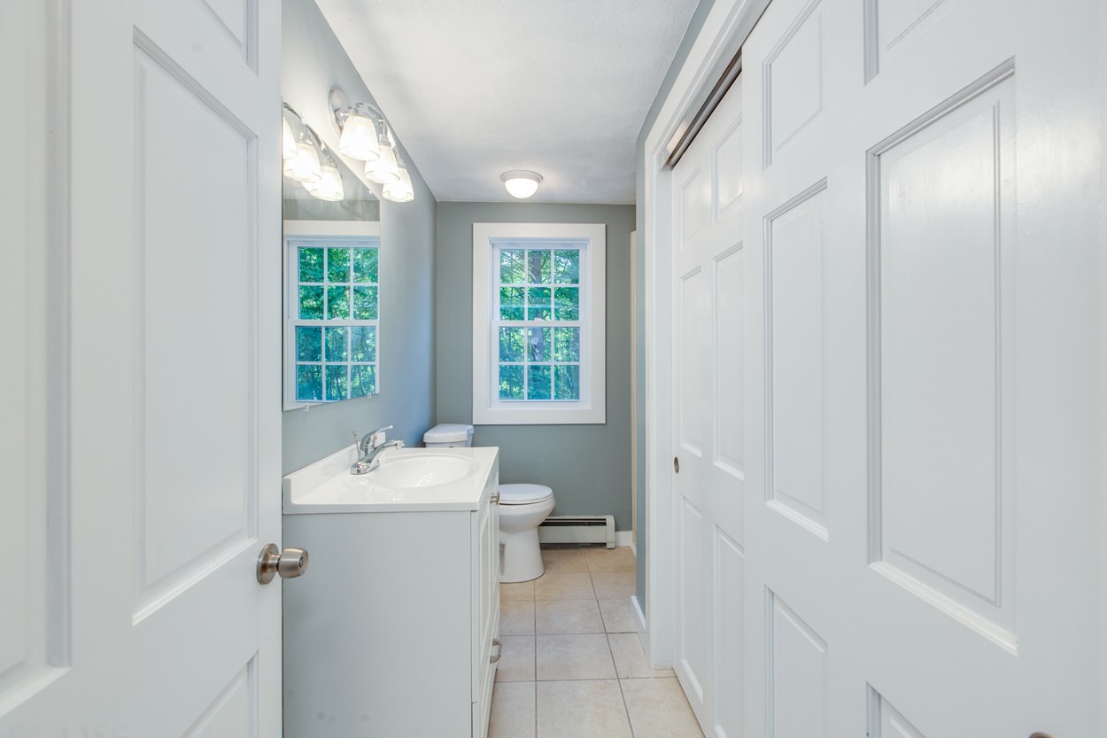 61 East Road Atkinson, NH 03811 - Photo 16 of 40