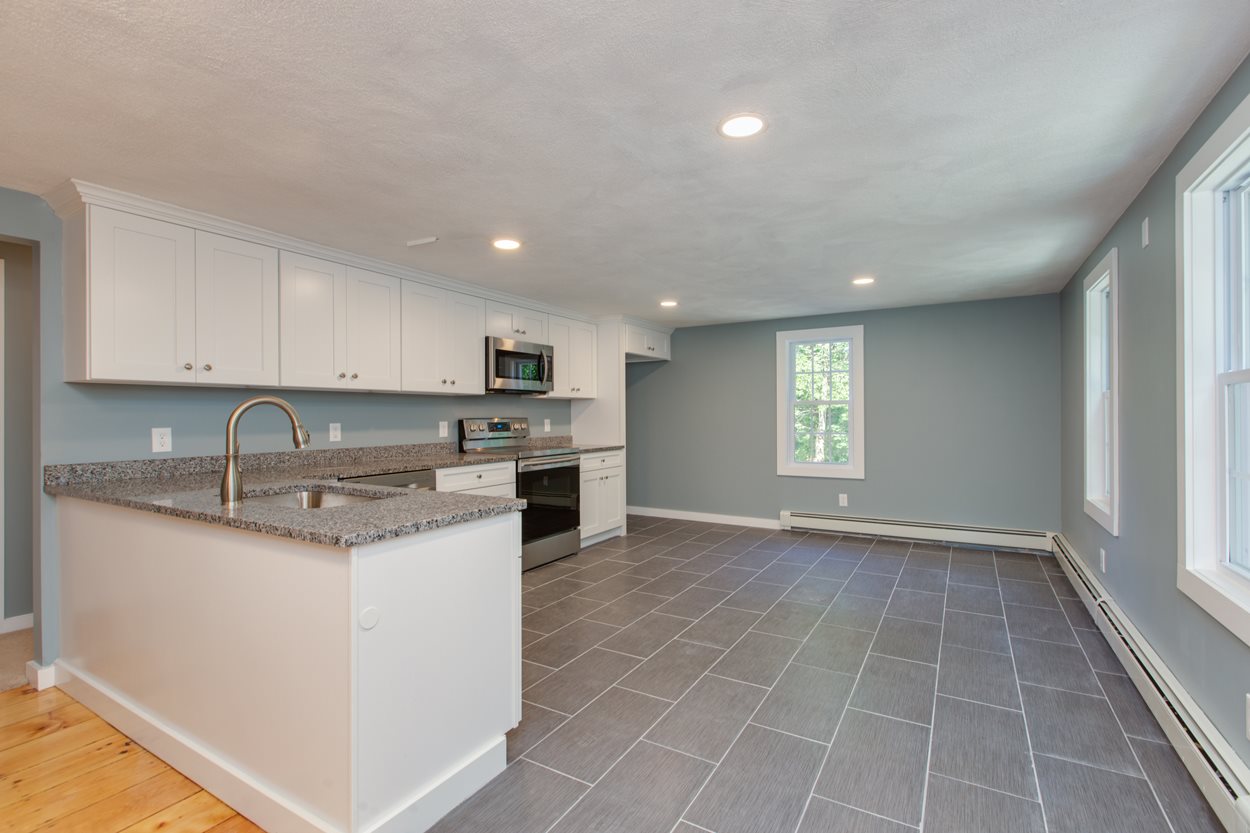 61 East Road Atkinson, NH 03811 - Photo 5 of 40
