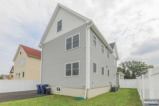 24 Henry Place, Unit 2 Hackensack, NJ 07601 - Photo 4 of 26