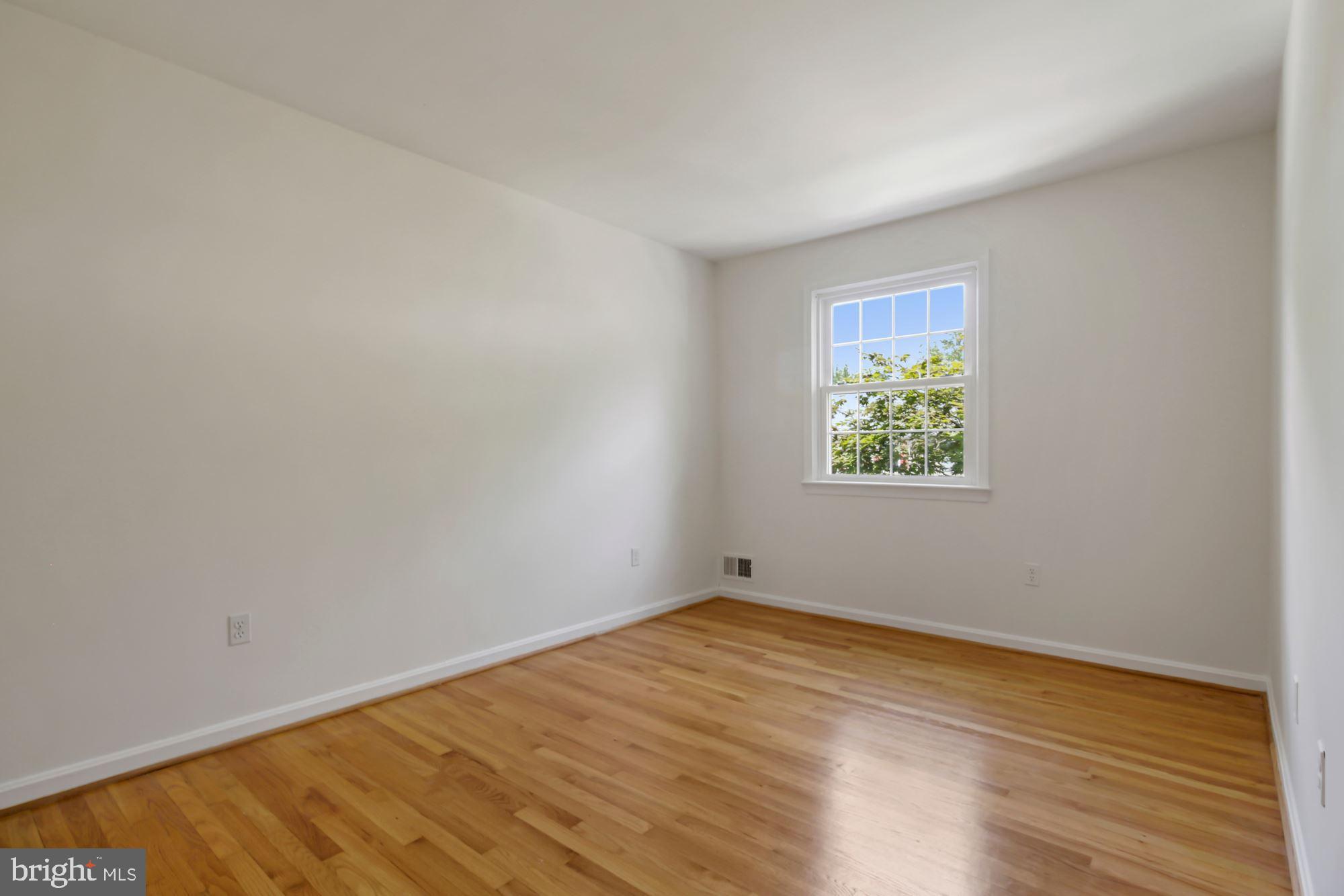 2108 Bucknell Terrace, Unit 39 Silver Spring, MD 20902 - Photo 18 of 27 Bedroom #3