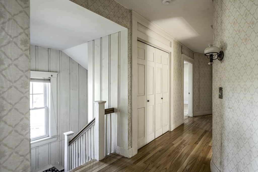 7 Kent Circle Gloucester, MA 01930 - Photo 17 of 38