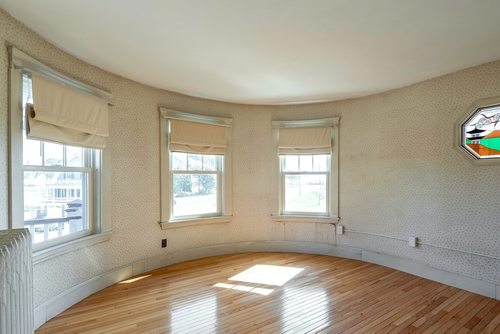 7 Kent Circle Gloucester, MA 01930 - Photo 20 of 38